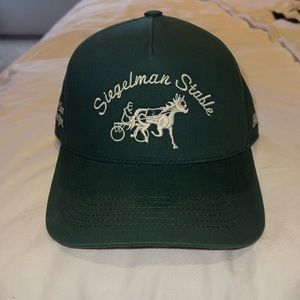 Siegelman Stable hat
